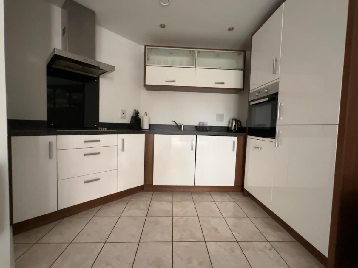 Luxury Apartments - Wallis Square, Farnborough Farnborough  Bagian luar foto