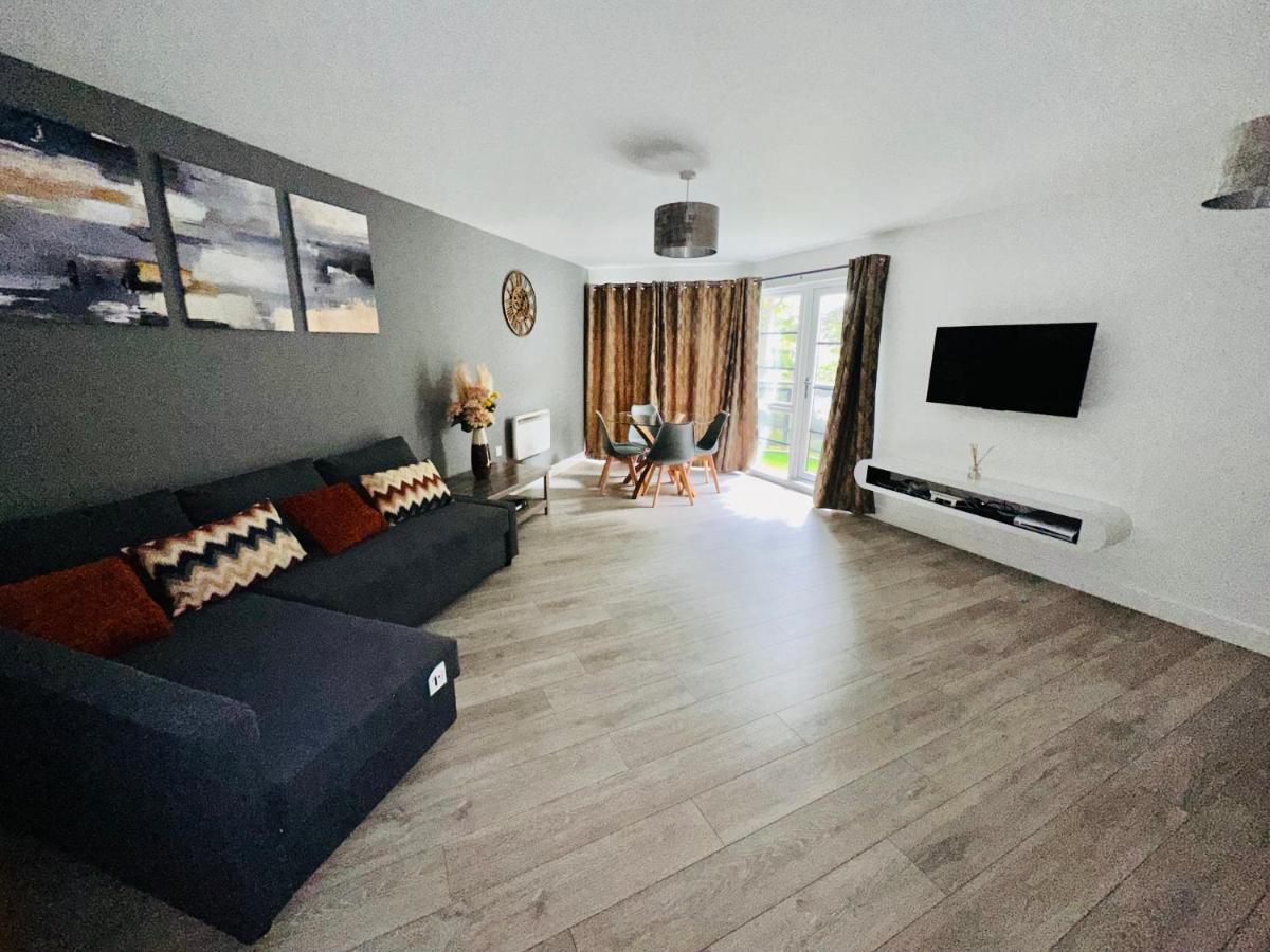 Luxury Apartments - Wallis Square, Farnborough Farnborough  Bagian luar foto